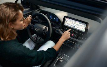 Ferndiagnose, Fernbedienung oder die Echtzeit-Informationen der LIVE Services2: Dank Bluelink-Connect2 und der Bluelink-App auf deinem Smartphone bist du bestens vernetzt.